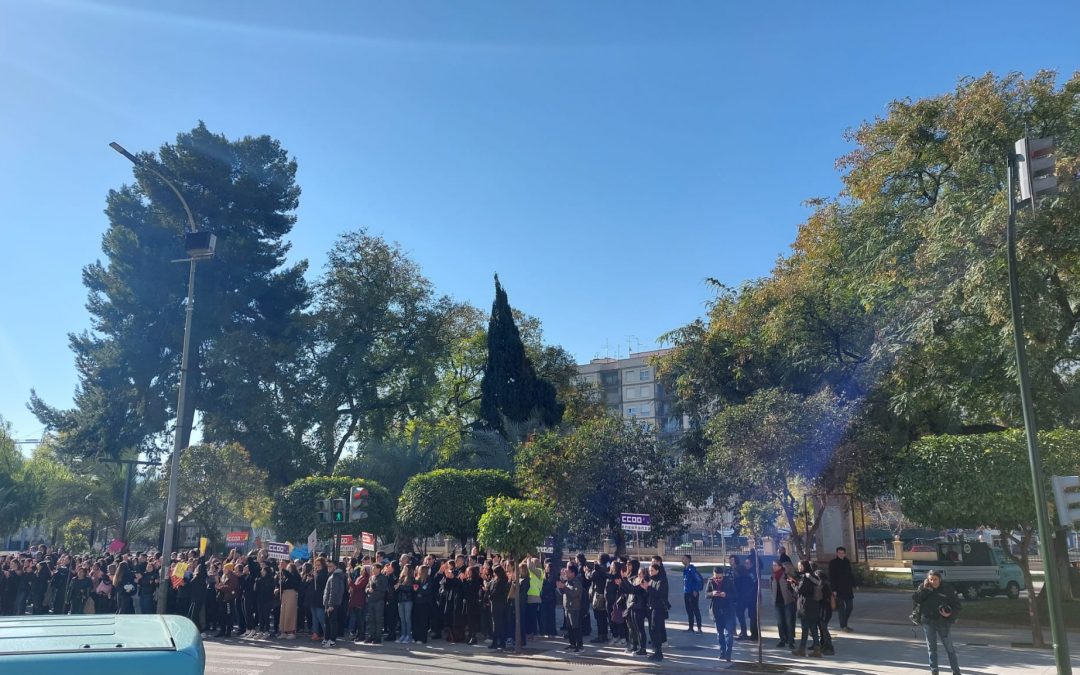 Sentada pacífica ante los recortes a la Universidad de Murcia